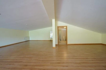 Moradia T4 para Venda em Fonte Arcada e Oliveira