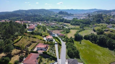 Moradia T4 para Venda em Fonte Arcada e Oliveira