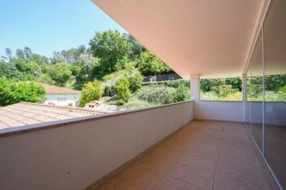 Moradia T4 para Venda em Fonte Arcada e Oliveira