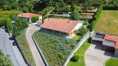 Moradia T4 para Venda em Fonte Arcada e Oliveira