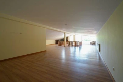 Moradia T4 para Venda em Fonte Arcada e Oliveira