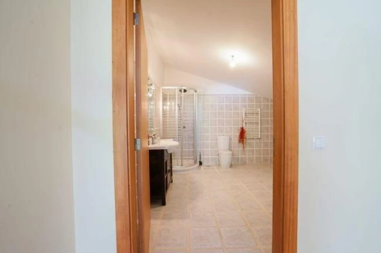 Moradia T4 para Venda em Fonte Arcada e Oliveira Foto 19