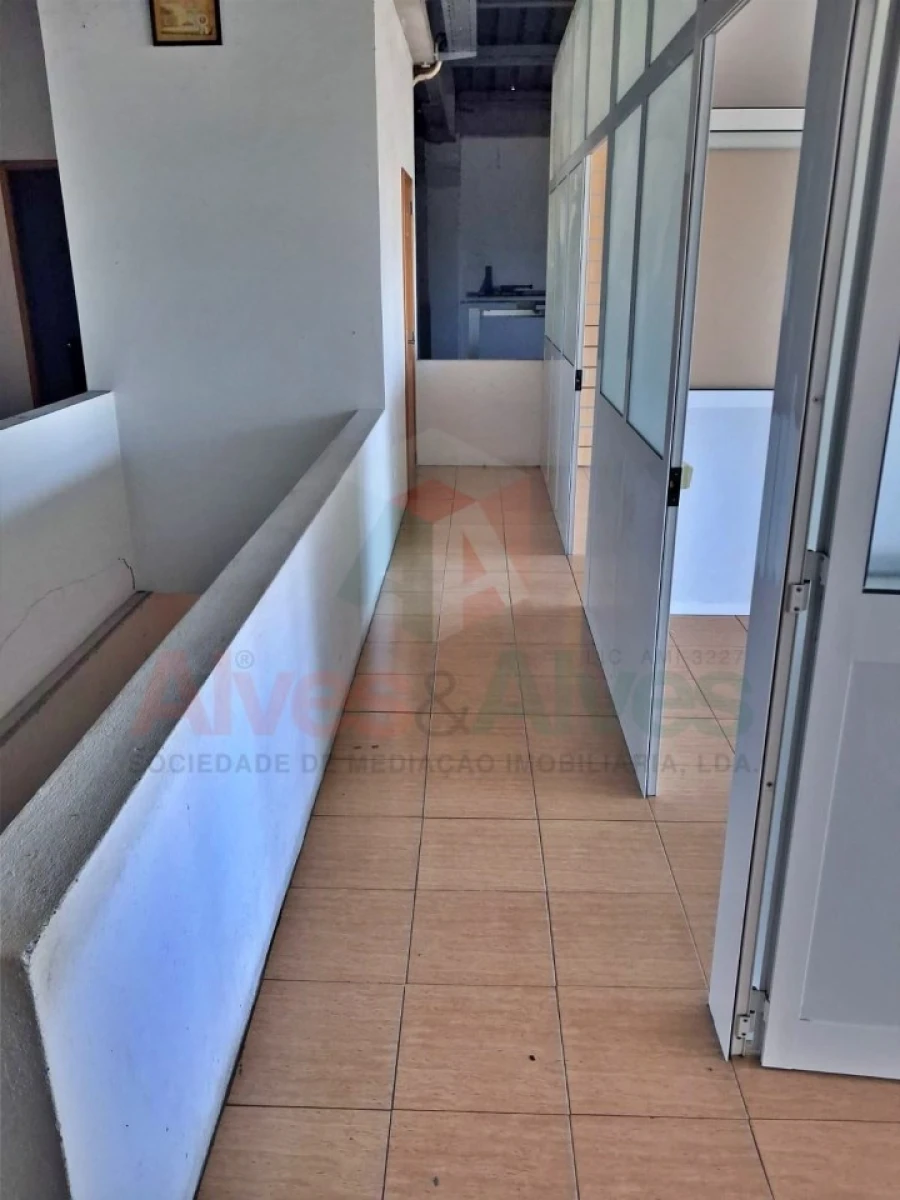 Armazém para Venda em Touguinha e Touguinhó Foto 9