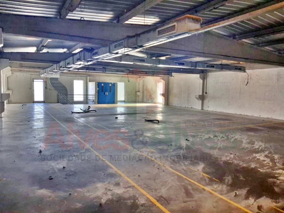 Armazém para Arrendamento em Touguinha e Touguinhó Foto 2
