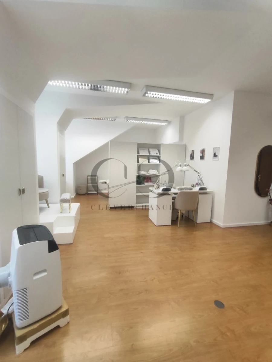 Escritório para Arrendamento em Pedroso e Seixezelo