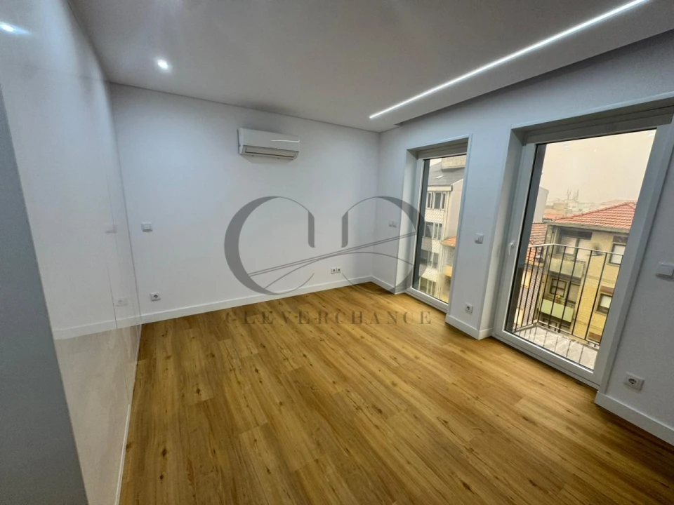 Apartamento T1 para Venda em Cedofeita, Santo Ildefonso, Sé, Miragaia, São Nicolau e Vitória Foto 11