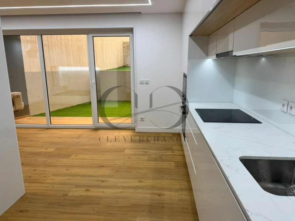 Apartamento para Venda em Cedofeita, Santo Ildefonso, Sé, Miragaia, São Nicolau e Vitória Foto 2