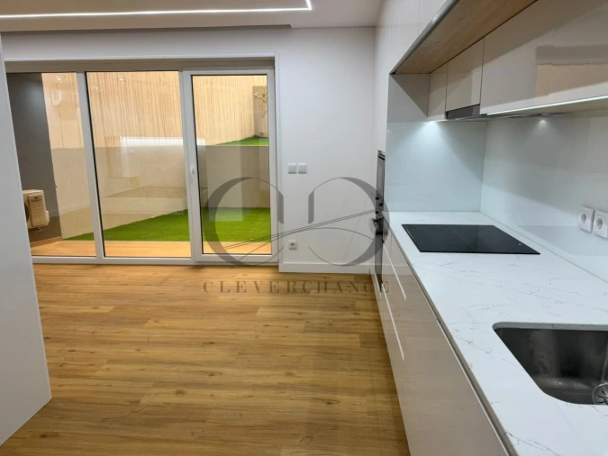 Apartamento para Venda em Cedofeita, Santo Ildefonso, Sé, Miragaia, São Nicolau e Vitória Foto 2