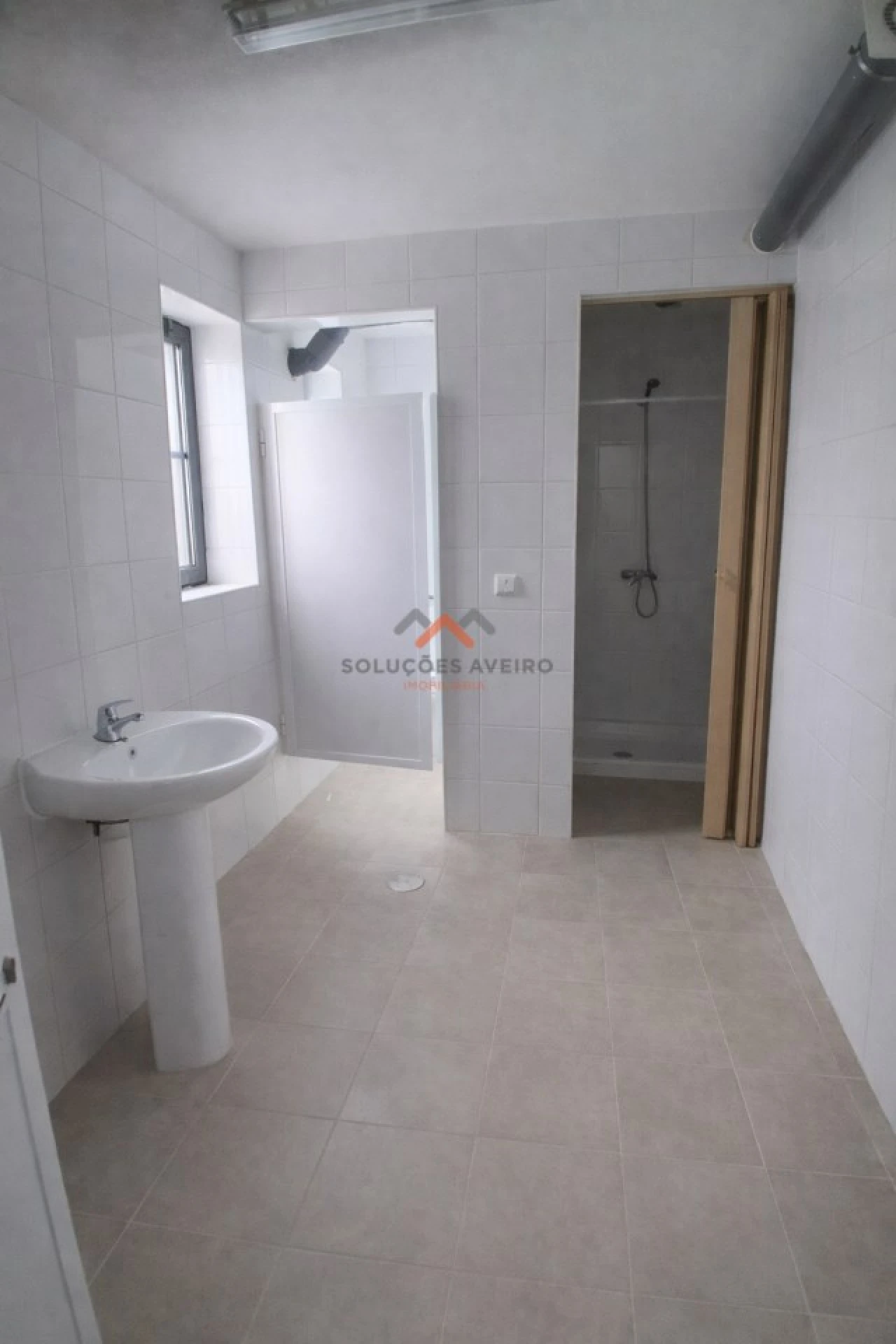 Negócio para Arrendamento em São João de Loure e Frossos Foto 6