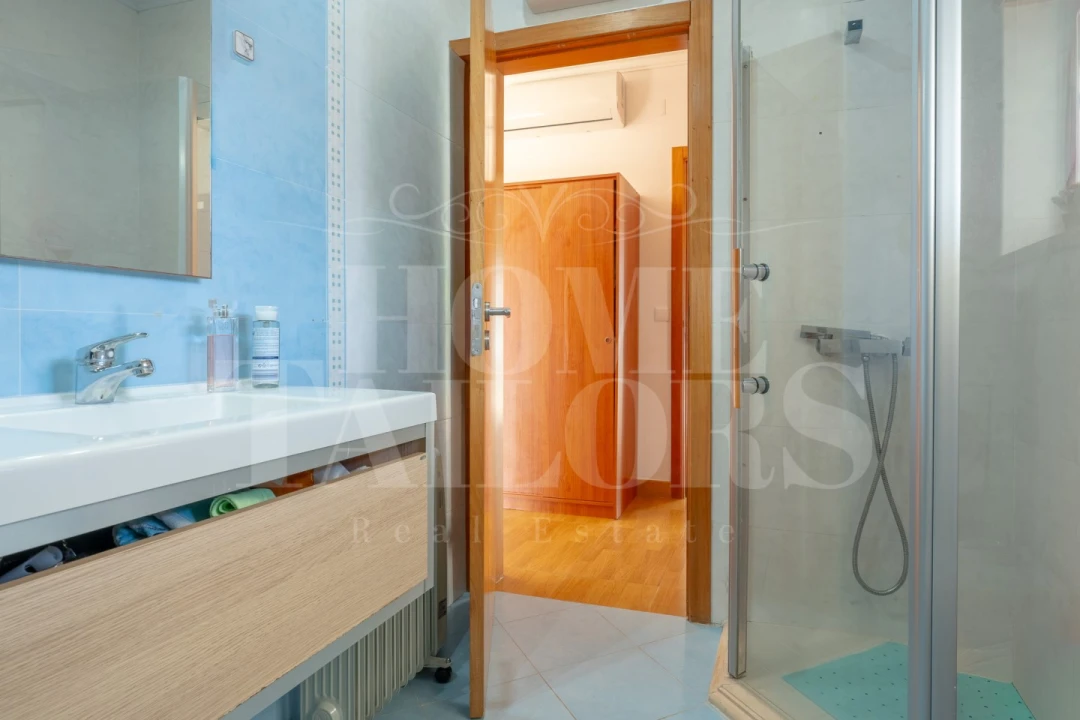 Moradia T4 para Venda em Serra e Junceira Foto 18