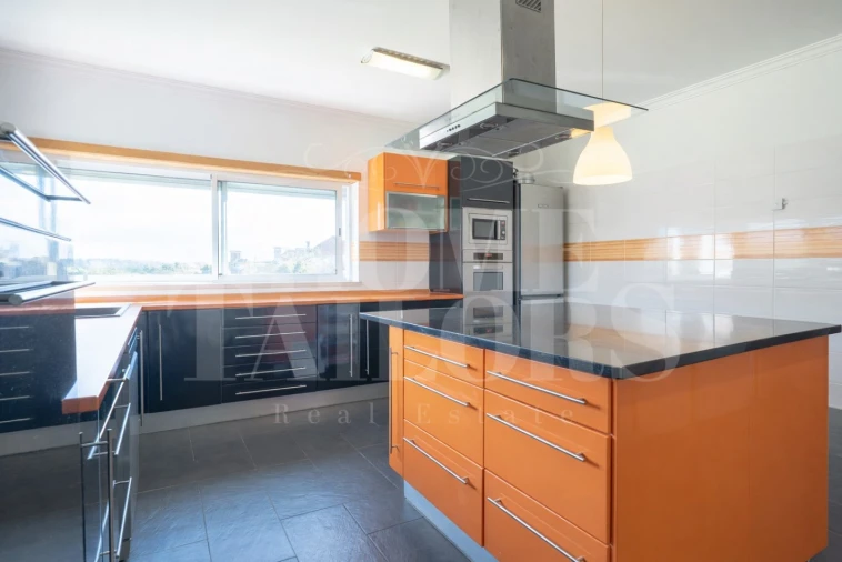 Moradia T4 para Venda em Serra e Junceira Foto 2