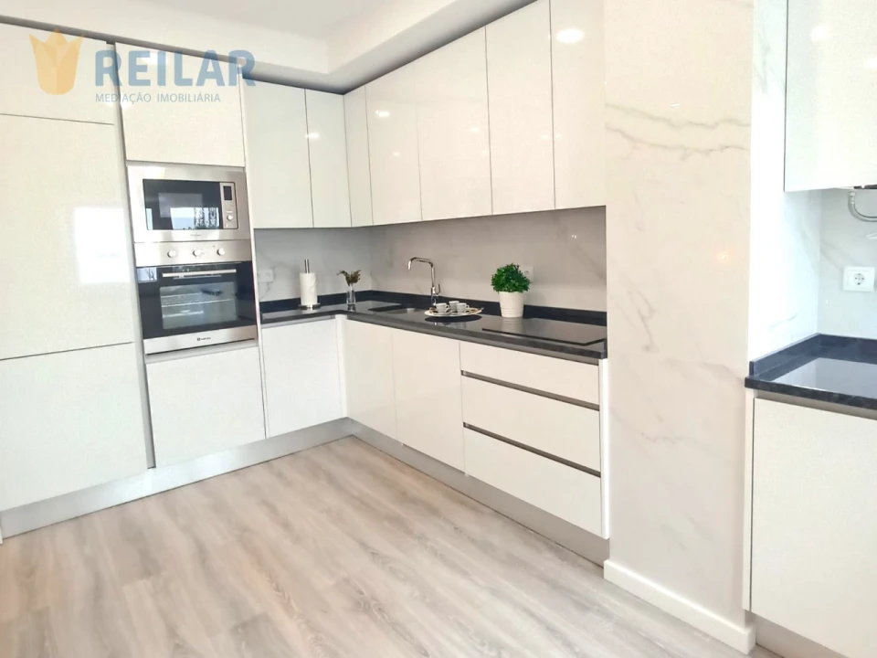 Apartamento T3 para Venda em Benfica Foto 2