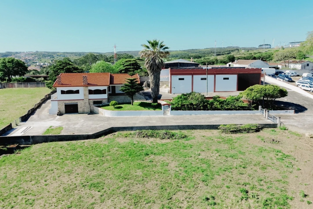 Moradia T3 para Venda em Olho Marinho Foto 1