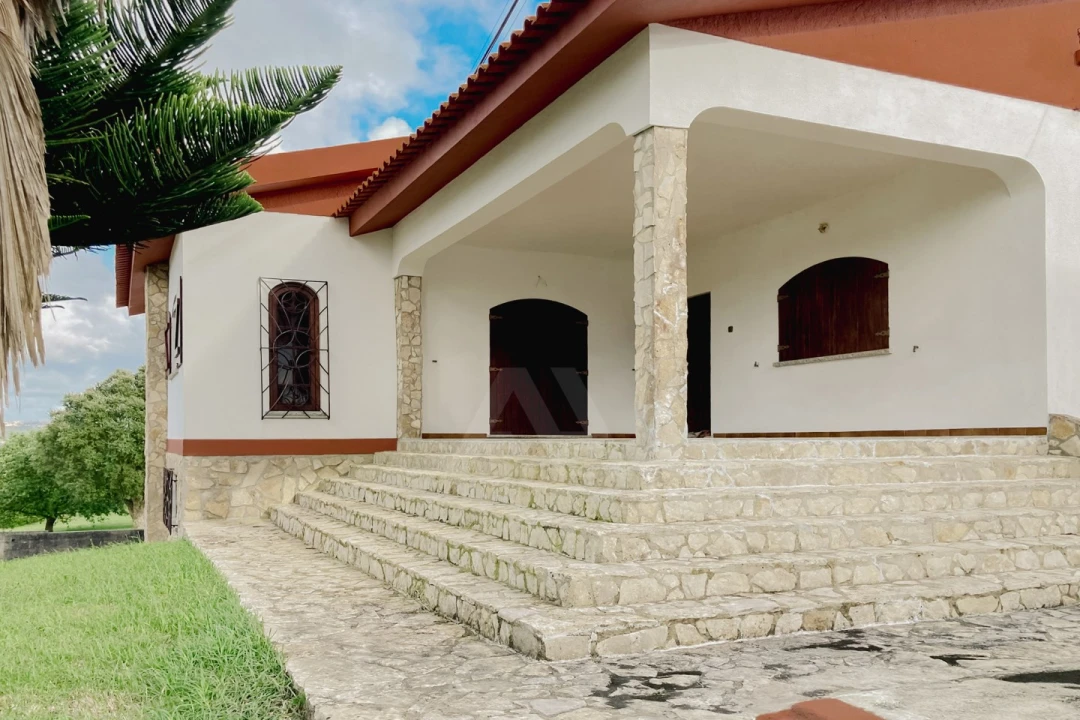 Moradia T3 para Venda em Olho Marinho Foto 4