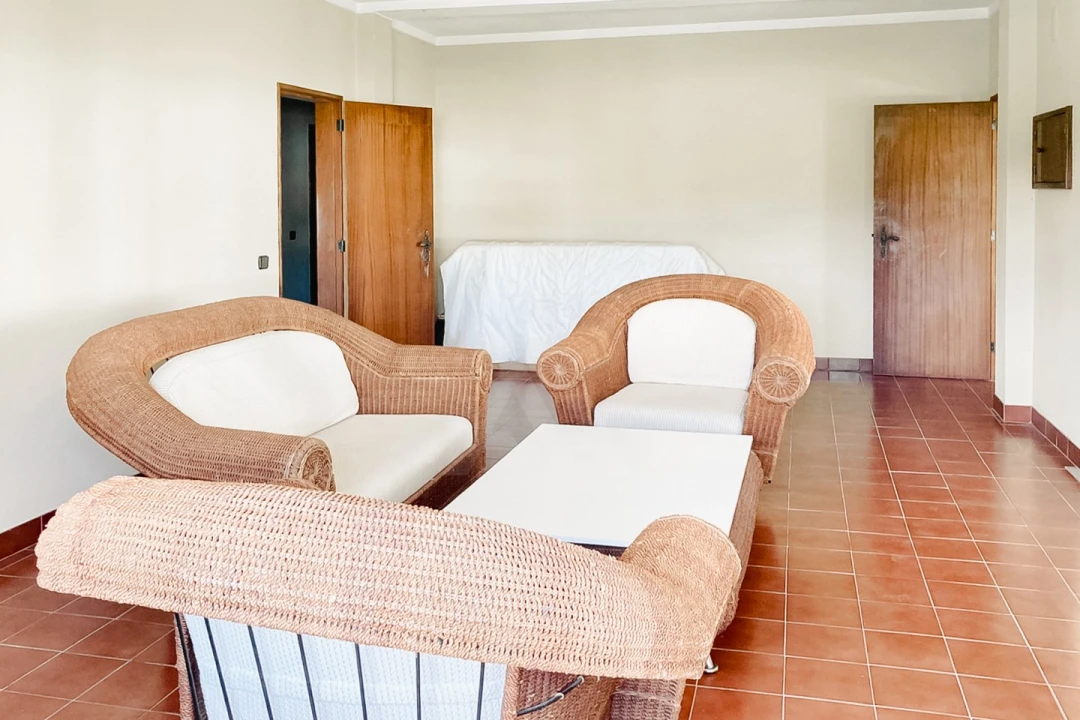 Moradia T3 para Venda em Olho Marinho Foto 5