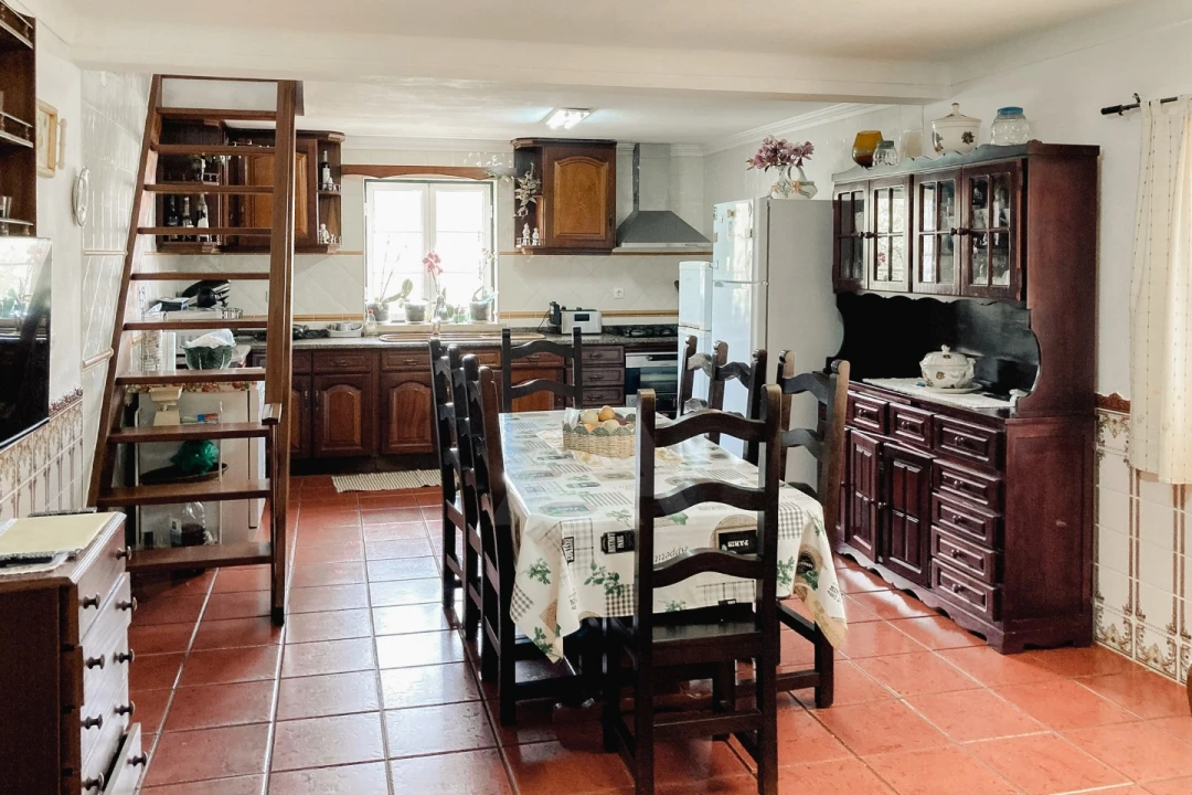 Moradia T4 para Venda em Reguengo Grande Foto 6