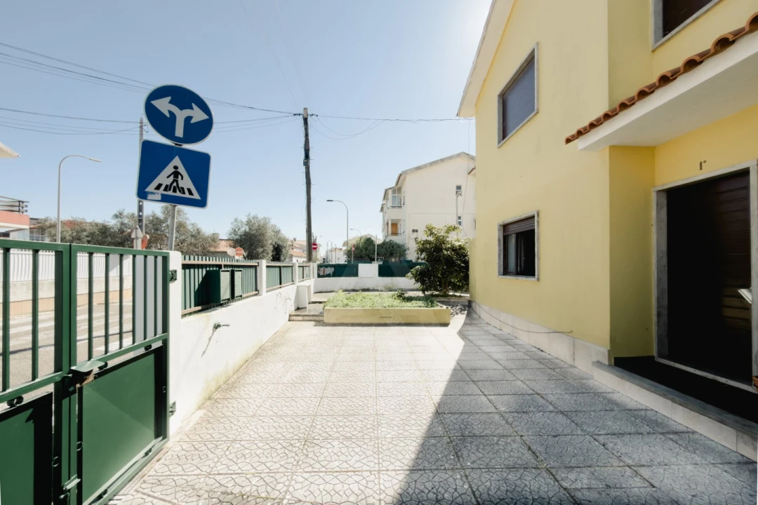 Moradia T3 para Venda em Alcabideche Foto 28