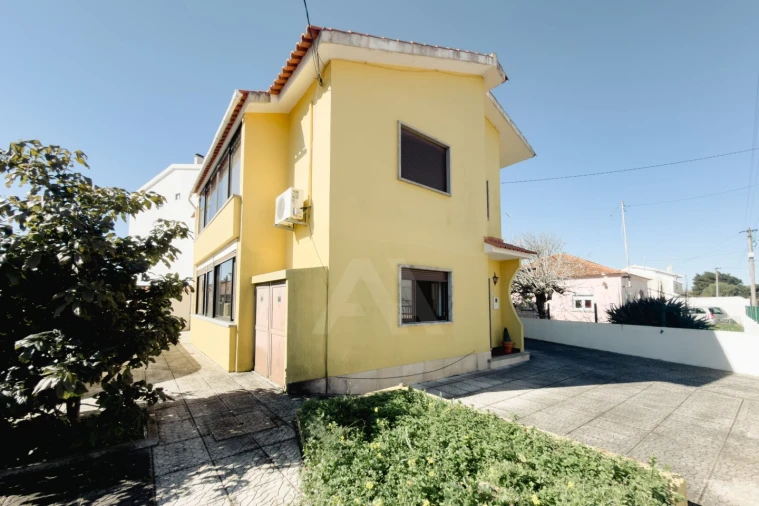 Moradia T3 para Venda em Alcabideche Foto 30