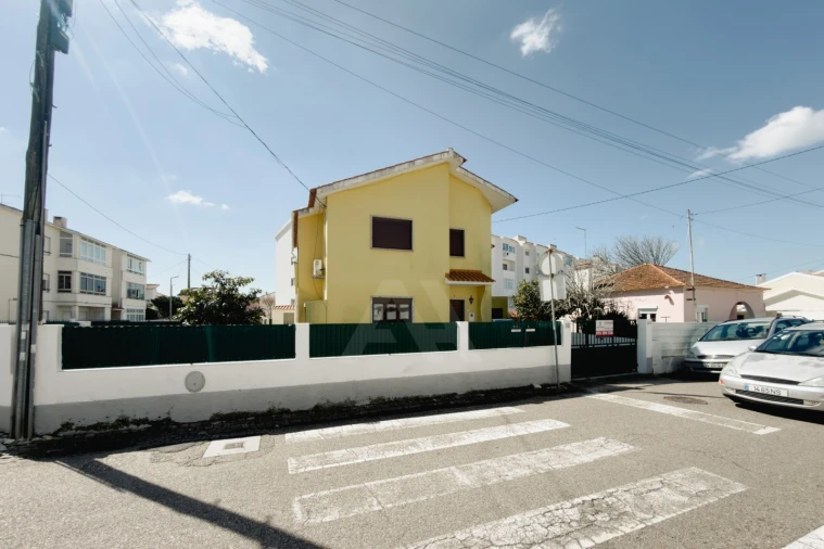 Moradia T3 para Venda em Alcabideche Foto 42