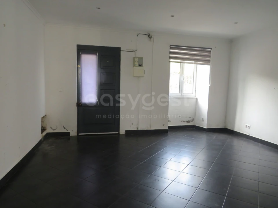 Moradia T2 para Venda em Santo Antonio Foto 3