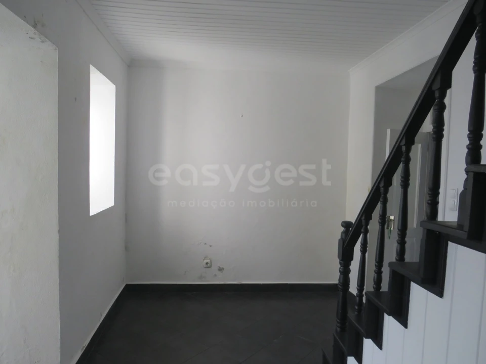 Moradia T2 para Venda em Santo Antonio Foto 5