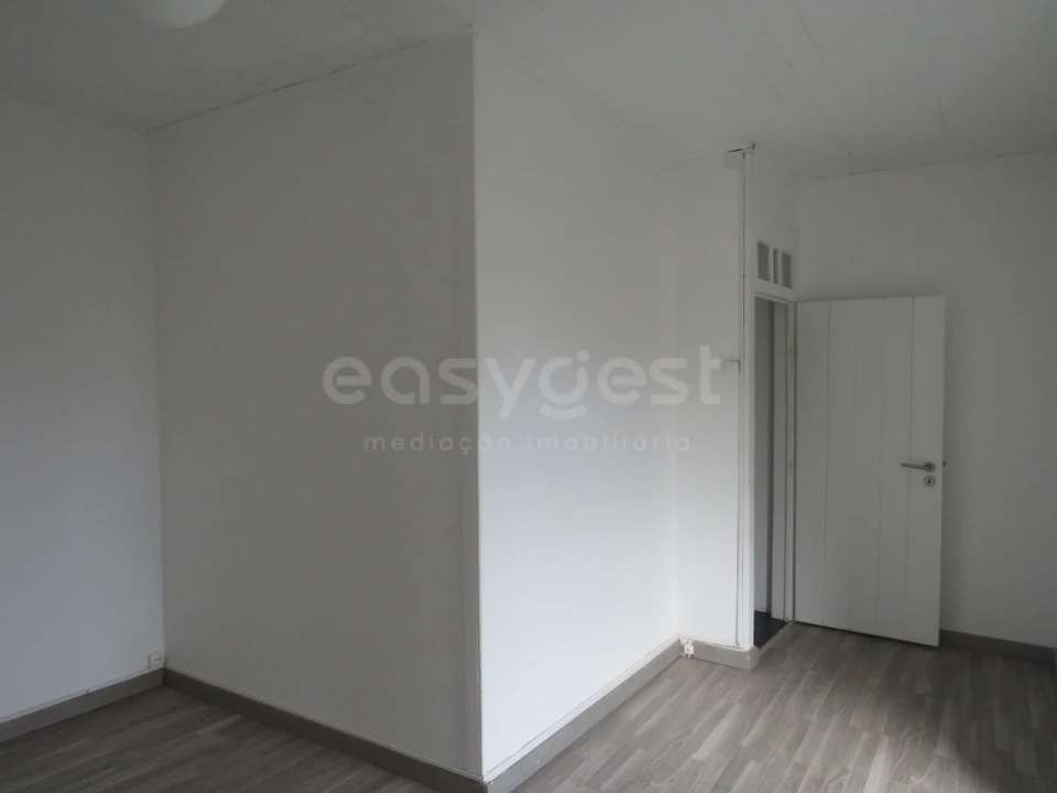 Moradia T2 para Venda em Santo Antonio Foto 14