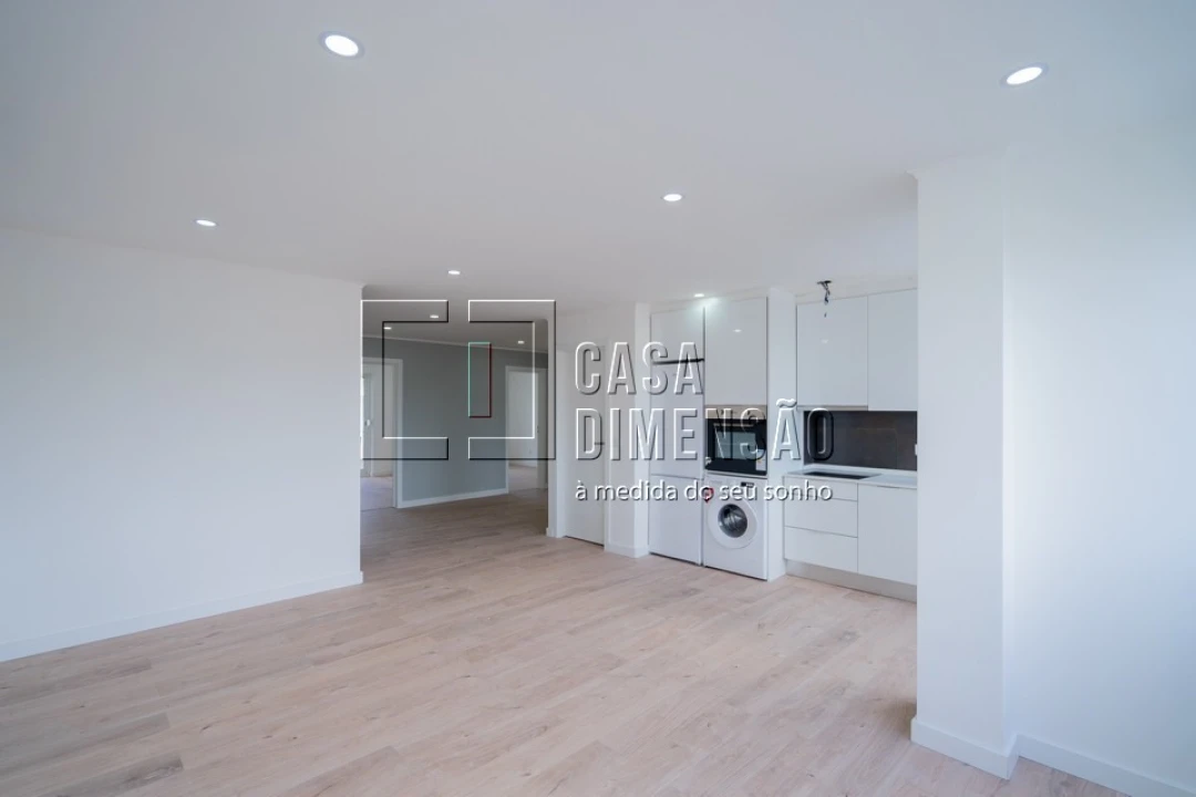 Apartamento T4 para Venda em Águas Livres Foto 8