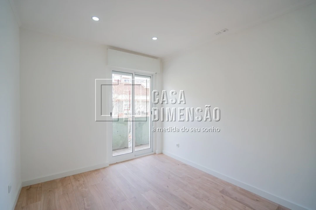 Apartamento T4 para Venda em Águas Livres Foto 15