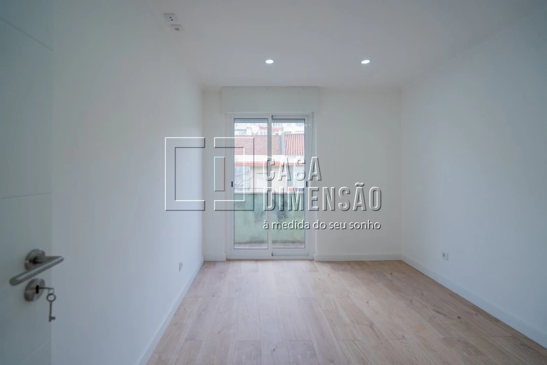 Apartamento T4 para Venda em Águas Livres Foto 22