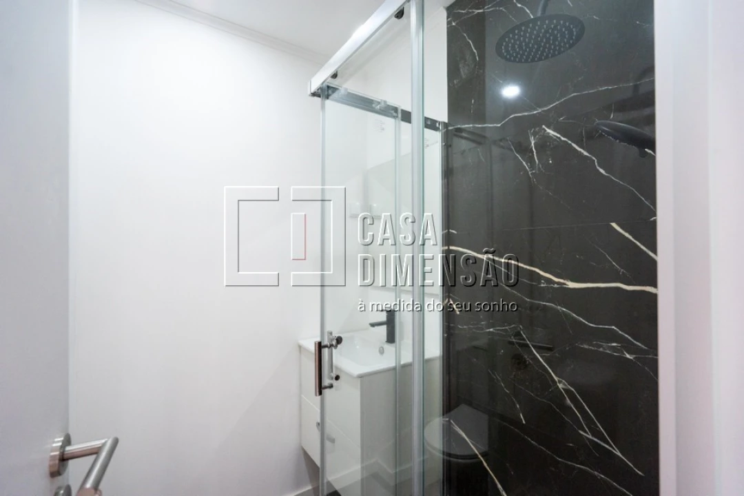 Apartamento T4 para Venda em Águas Livres Foto 32