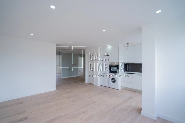 Apartamento T4 para Venda em Águas Livres Foto 8