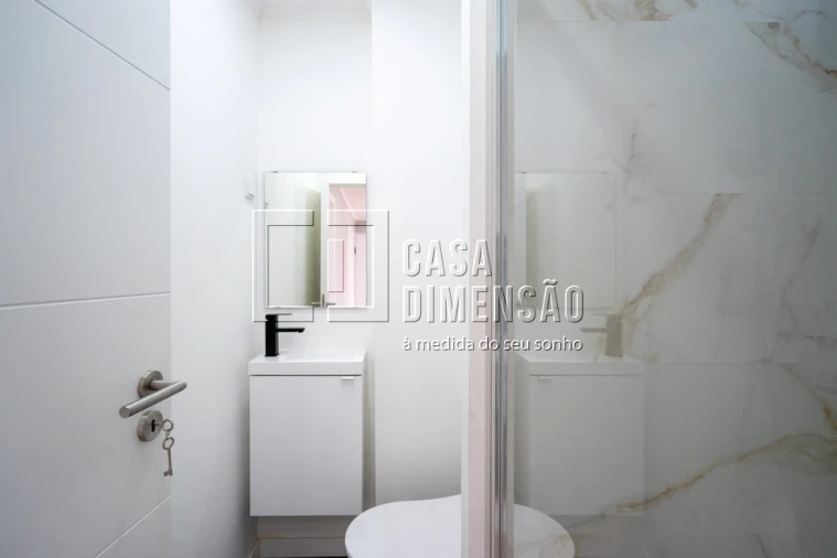 Apartamento T4 para Venda em Águas Livres Foto 31