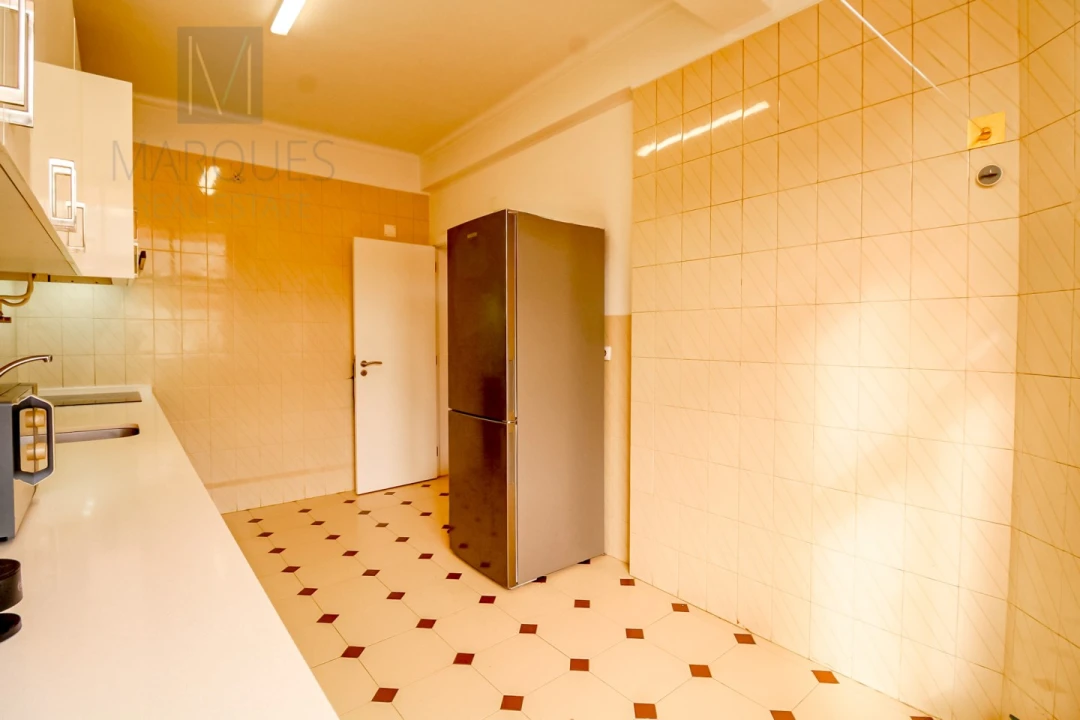 Apartamento T2 para Venda em Laranjeiro e Feijó Foto 4