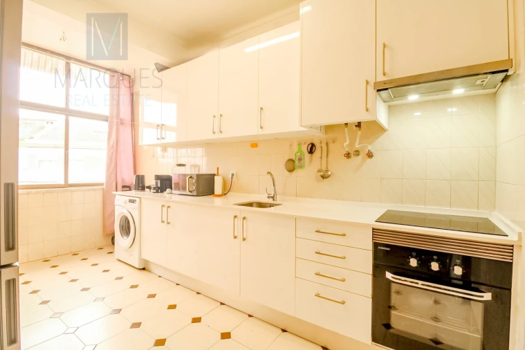 Apartamento T2 para Venda em Laranjeiro e Feijó