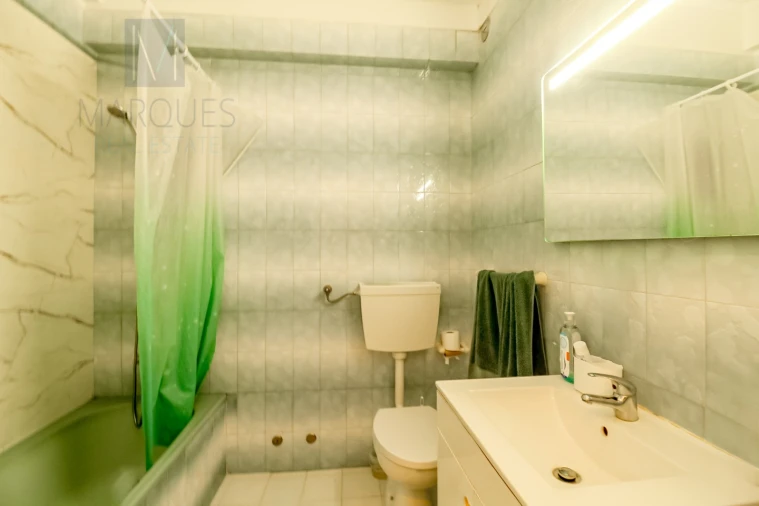 Apartamento T2 para Venda em Laranjeiro e Feijó Foto 11