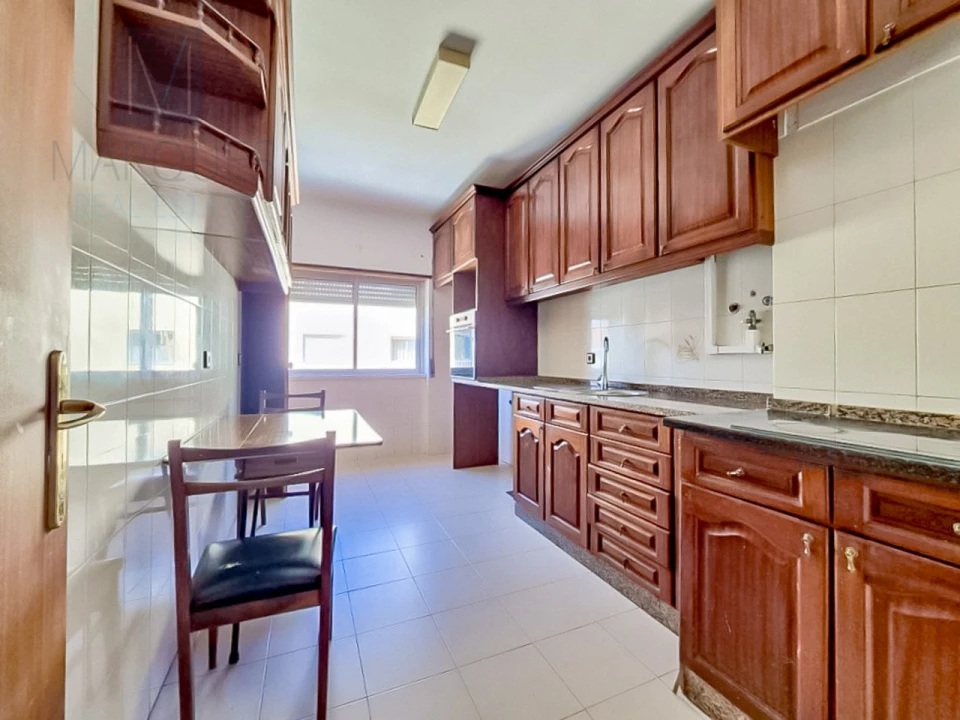 Apartamento T2 para Venda em Rio de Mouro Foto 2