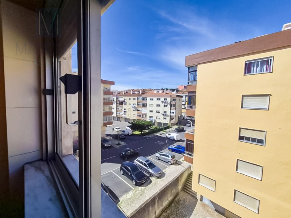 Apartamento T2 para Venda em Rio de Mouro Foto 3