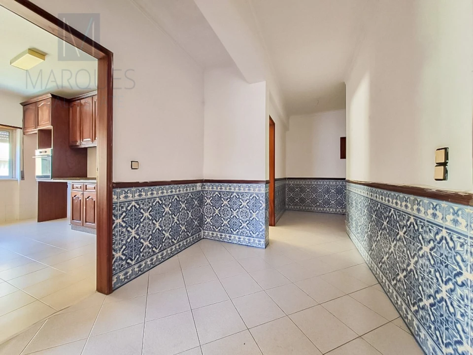 Apartamento T2 para Venda em Rio de Mouro Foto 4