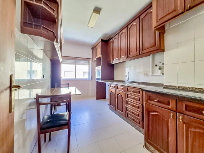 Apartamento T2 para Venda em Rio de Mouro Foto 2