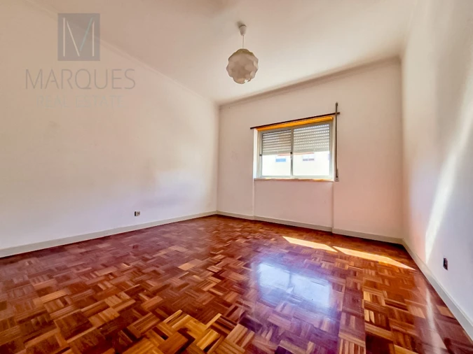 Apartamento T2 para Venda em Rio de Mouro Foto 10