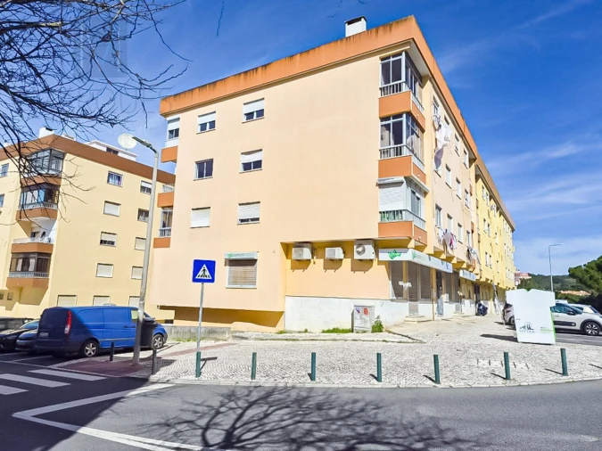 Apartamento T2 para Venda em Rio de Mouro Foto 14
