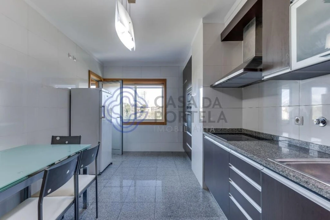 Apartamento T3 para Arrendamento em Cidade da Maia Foto 17