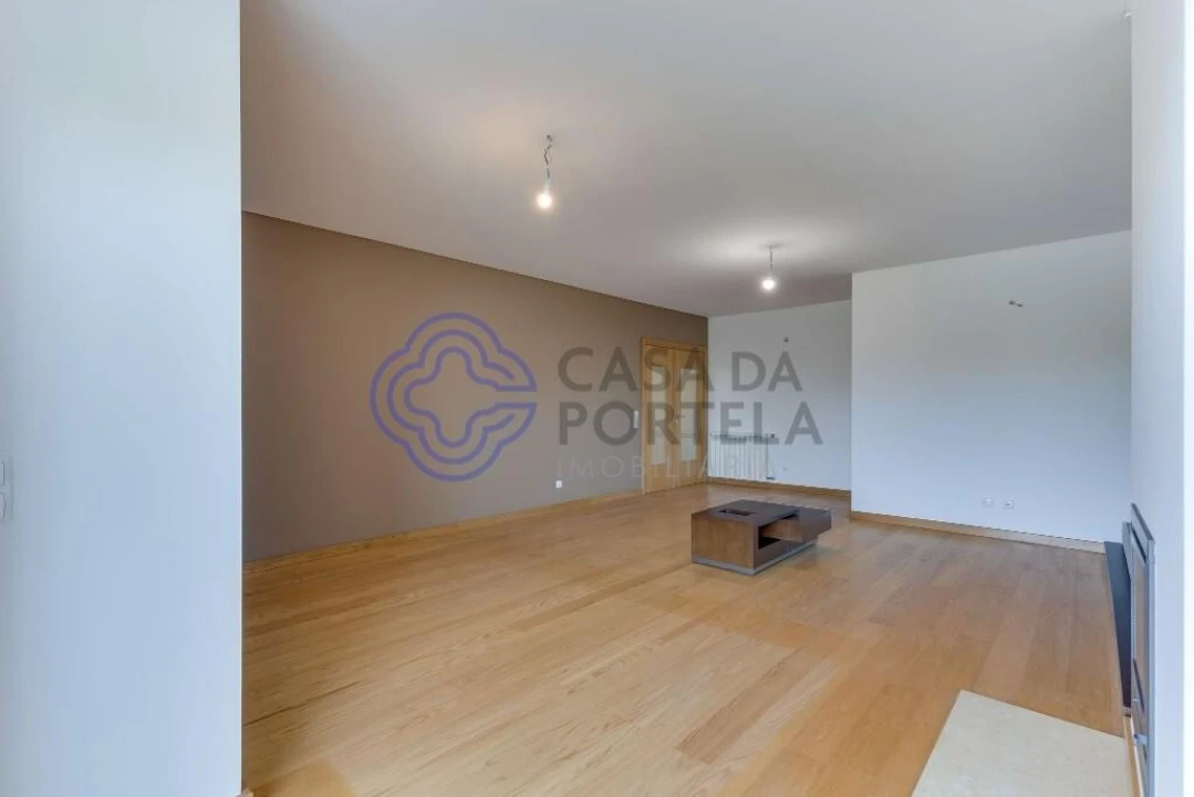 Apartamento T3 para Arrendamento em Cidade da Maia Foto 8