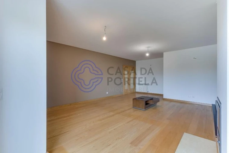 Apartamento T3 para Arrendamento em Cidade da Maia Foto 8