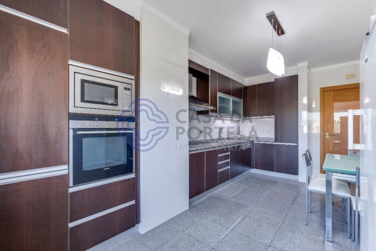 Apartamento T3 para Arrendamento em Cidade da Maia Foto 19