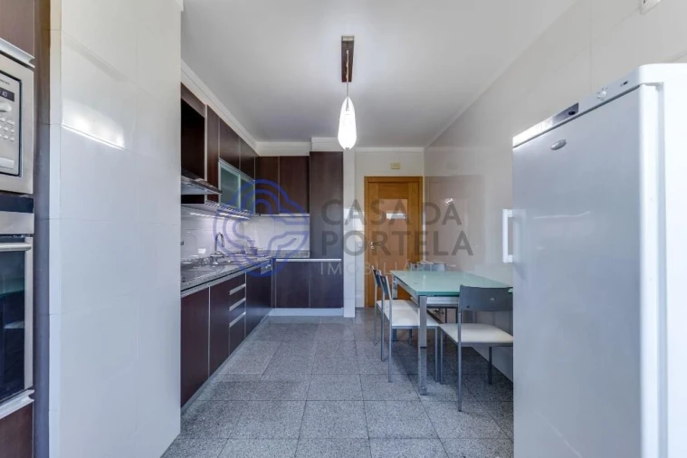 Apartamento T3 para Arrendamento em Cidade da Maia Foto 18