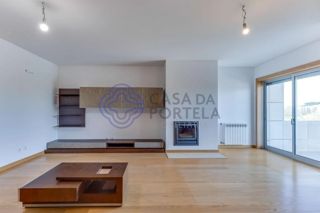 Apartamento T3 para Arrendamento em Cidade da Maia Foto 6