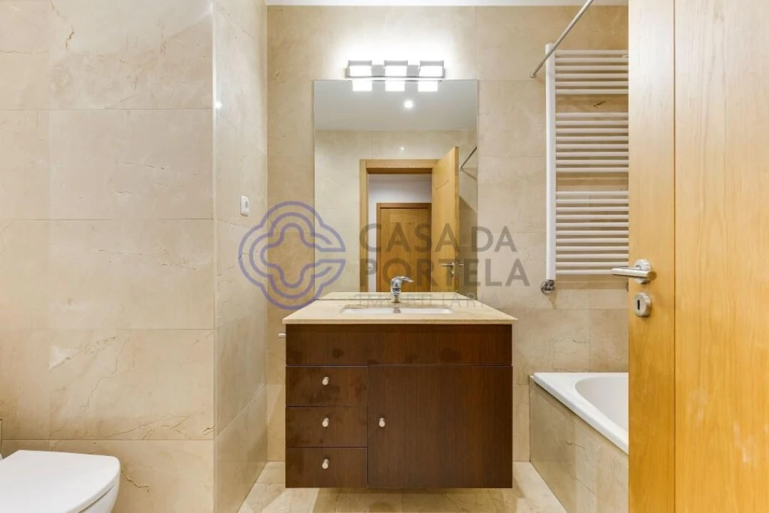 Apartamento T3 para Arrendamento em Cidade da Maia Foto 38