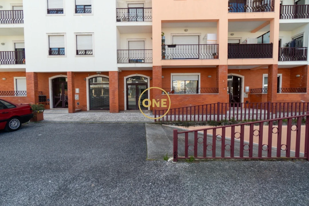 Apartamento T1 para Venda em Venda do Pinheiro e Santo Estêvão das Galés Foto 31
