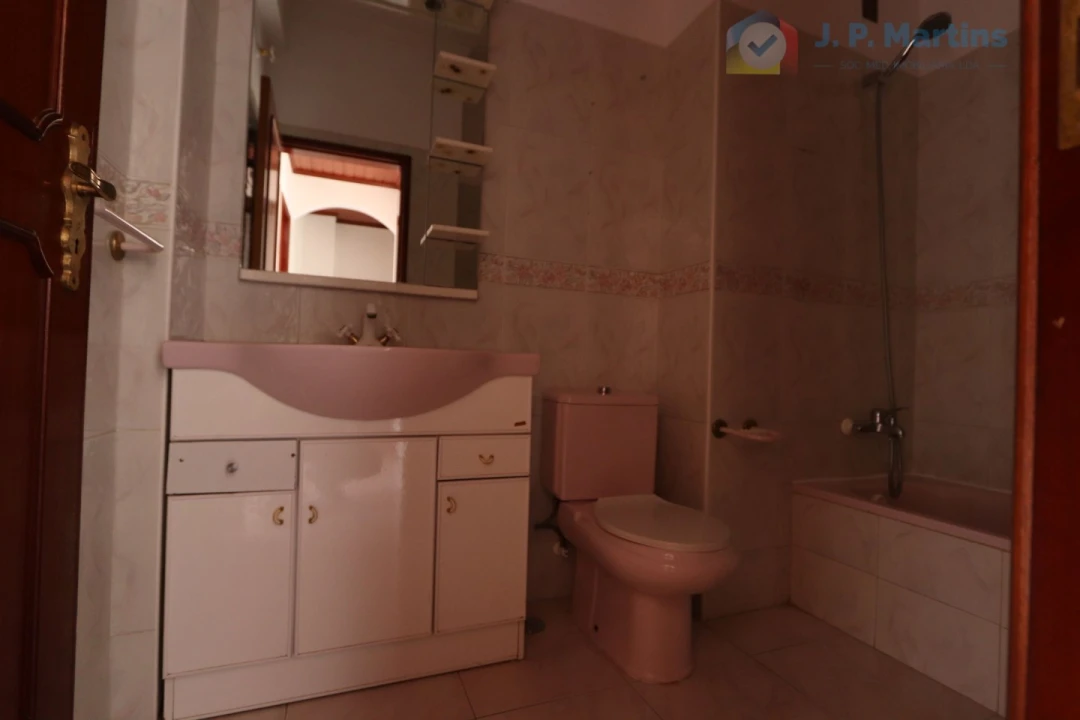 Apartamento T2 para Venda em Amora Foto 11